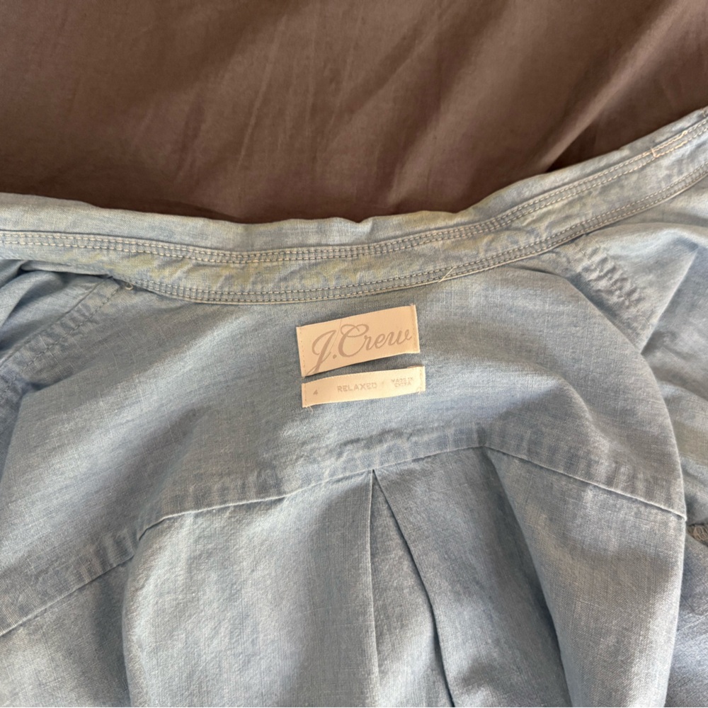 J. Crew relaxed fit chambray shirt size 4 style AY331 - Picture 2 of 2